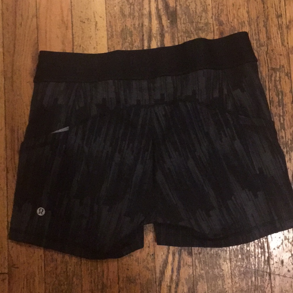 Lululemon women’s shorts - Picture 2 of 3